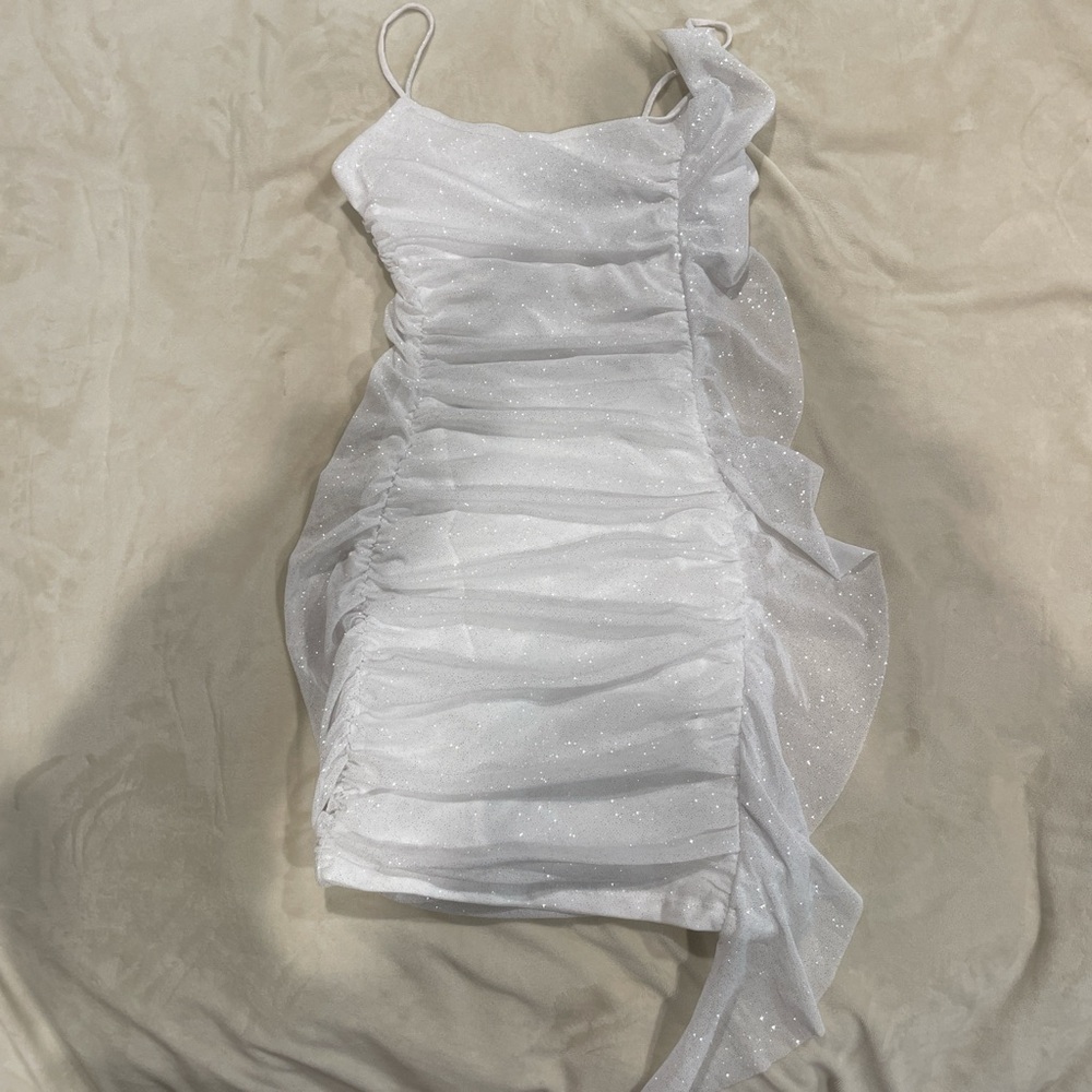 Mini bodycon white glam dress w/ ruffles and sparkles